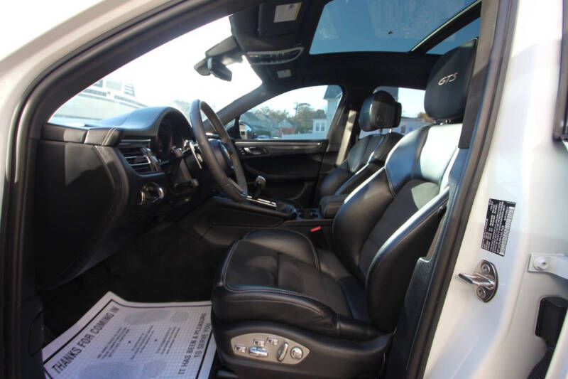 2023 Porsche Macan GTS