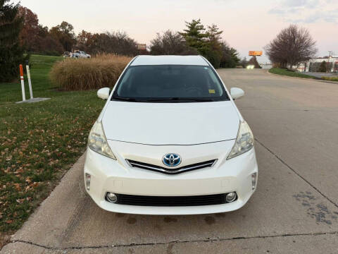 2013 Toyota Prius v Five