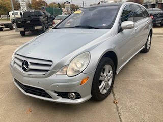 2008 Mercedes-Benz R-Class for sale at Bizzarro's Championship Auto Row in Erie PA