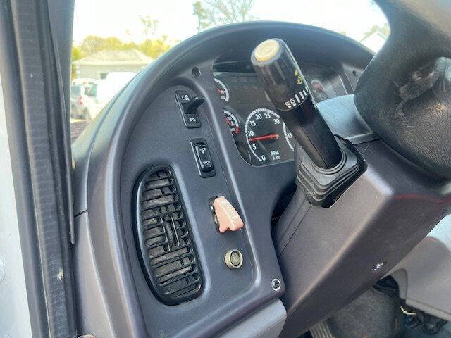 2015 Freightliner M2 106