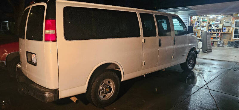 2004 Chevrolet Express 3500 LS