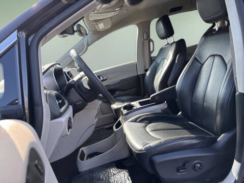 2022 Chrysler Pacifica Touring L