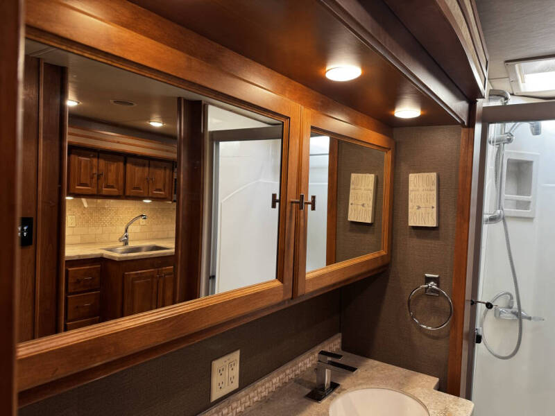 2018 Tiffin Allegro RED