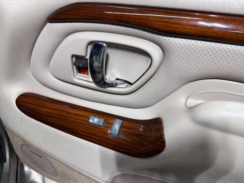 2000 Cadillac Escalade