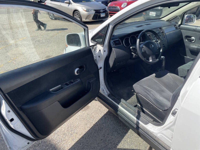 2012 Nissan Versa 1.8 S