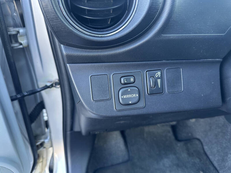 2013 Toyota Prius c Three - Photo 18