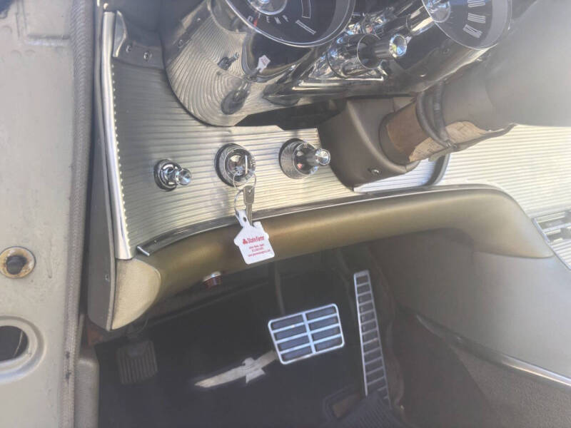 1963 Ford Thunderbird