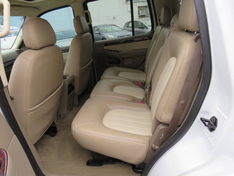 2005 Mercury Mountaineer Premier photo 11