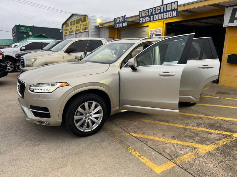 2016 Volvo XC90 T6 Momentum