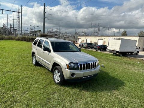 2007 Jeep Grand Cherokee for sale at DAVINA AUTO SALES in Longwood FL