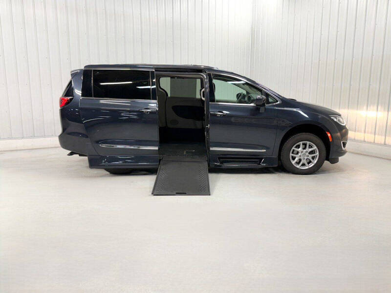 2020 Chrysler Pacifica Touring L
