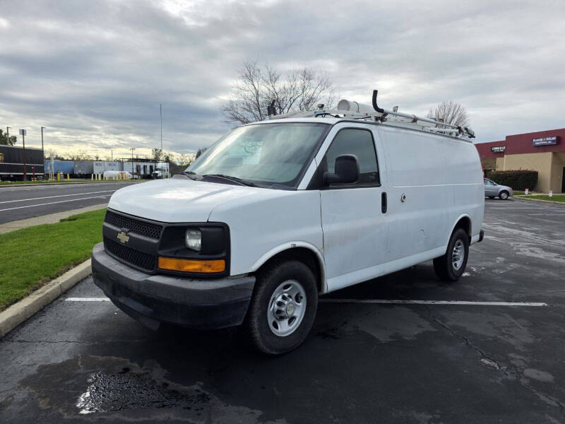 2013 Chevrolet Express Cargo Work Van's photo