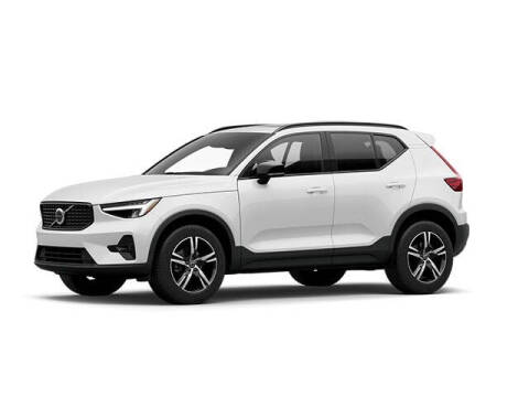 2023 Volvo XC40 B5 Plus Dark Theme