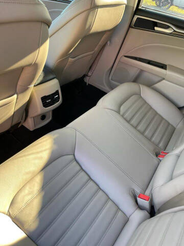 2017 Ford Fusion Hybrid SE