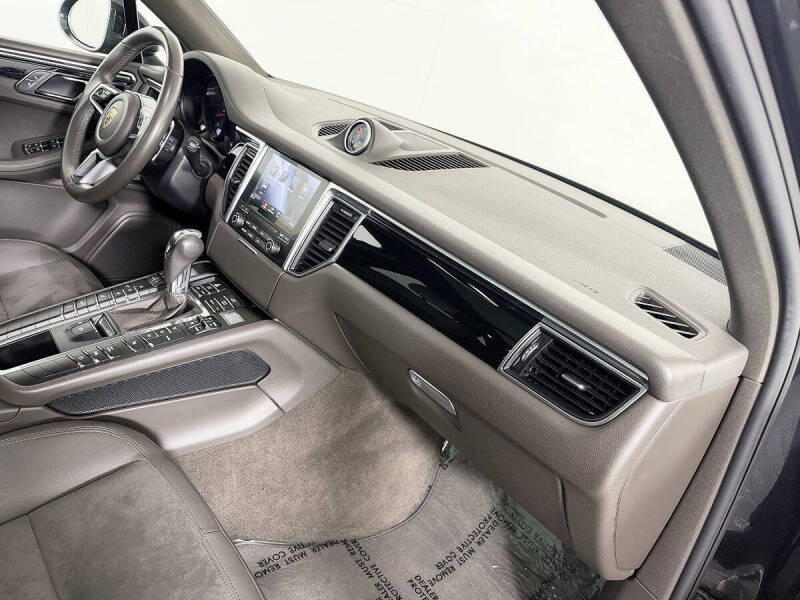 2017 Porsche Macan