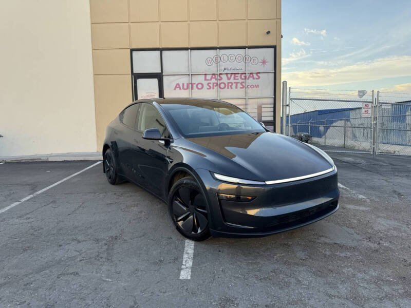 2026 Tesla Model Y Long Range's photo