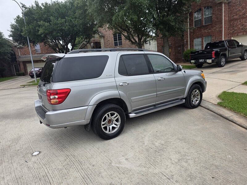 2004 Toyota Sequoia SR5