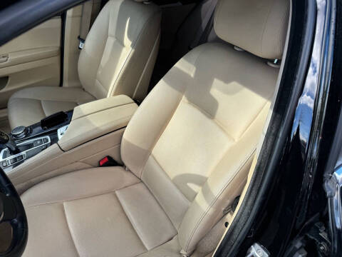 2015 BMW 5 Series 528i