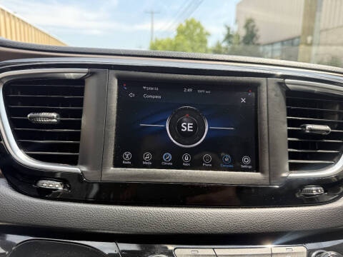 2020 Chrysler Voyager LXi