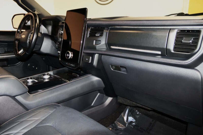 2023 Ford Expedition MAX Platinum