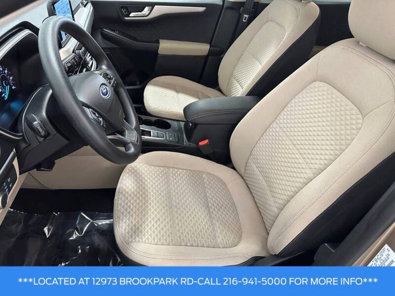 2020 Ford Escape SE