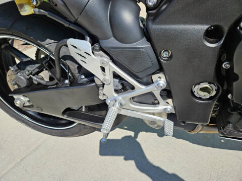 2011 Yamaha YZF-R1