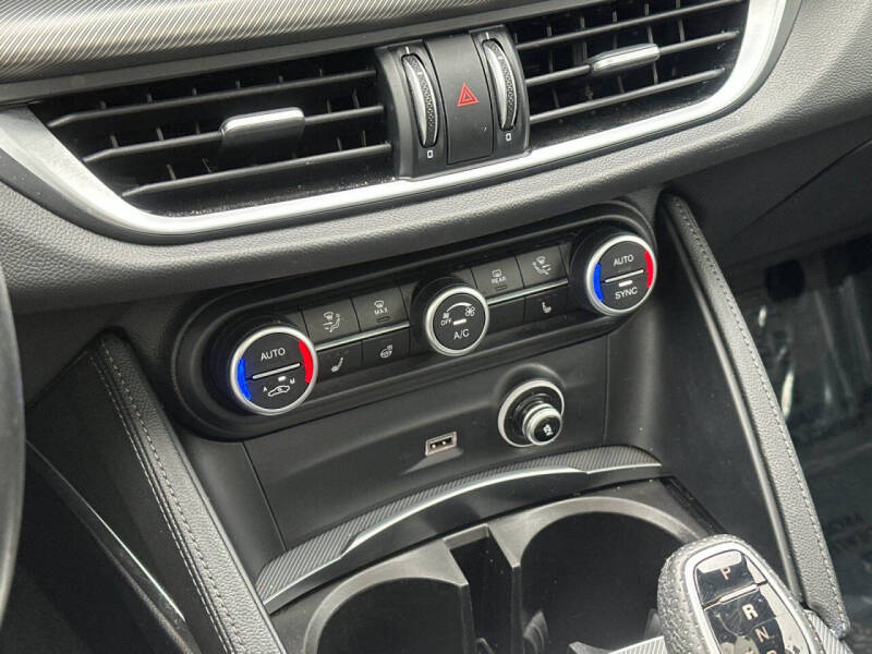 2022 Alfa Romeo Stelvio Veloce