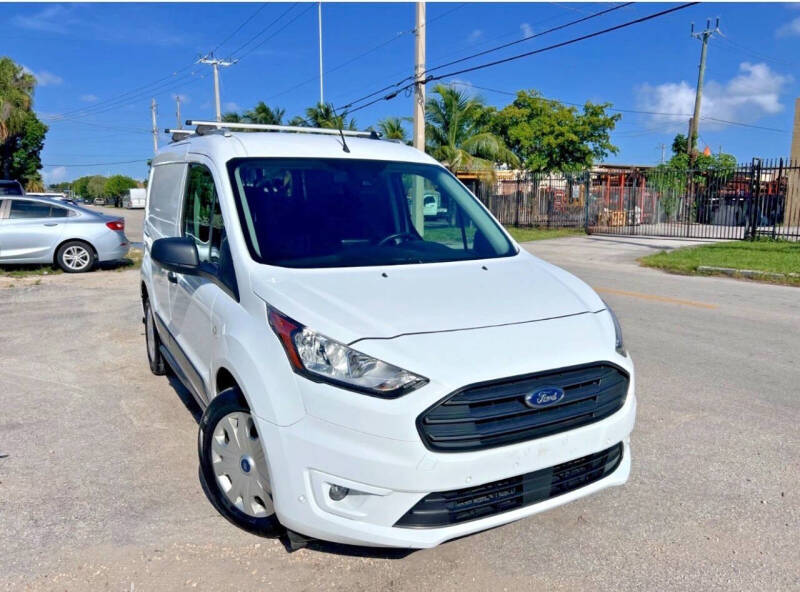 2023 Ford Transit Connect XLT's photo