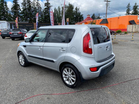 2012 Kia Soul +