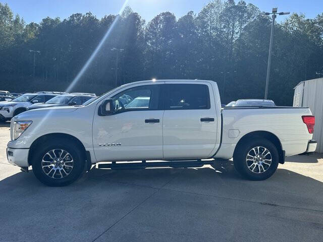 2024 Nissan Titan SV