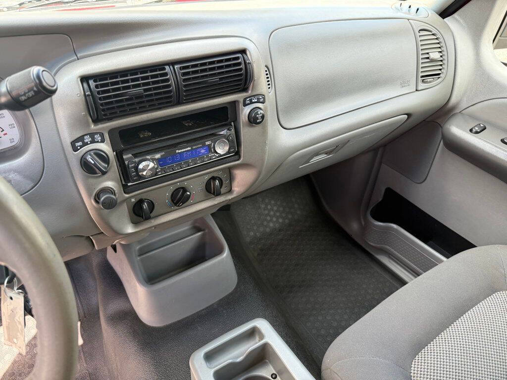 2003 Ford Explorer Sport Trac 27