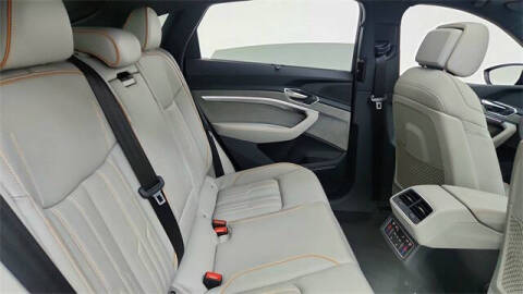 2024 Audi Q8 Sportback e-tron quattro Prestige S line