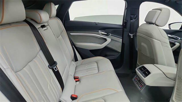 2024 Audi Q8 Sportback e-tron quattro Prestige S line