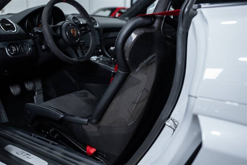 2021 Porsche 718 Cayman GT4