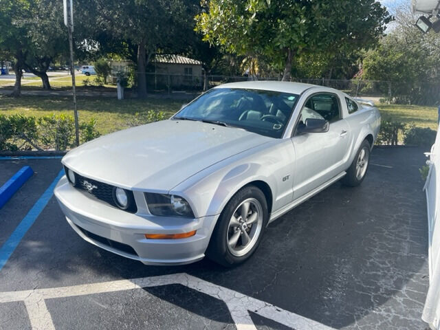 2006 Ford Mustang Coupe - $9,500