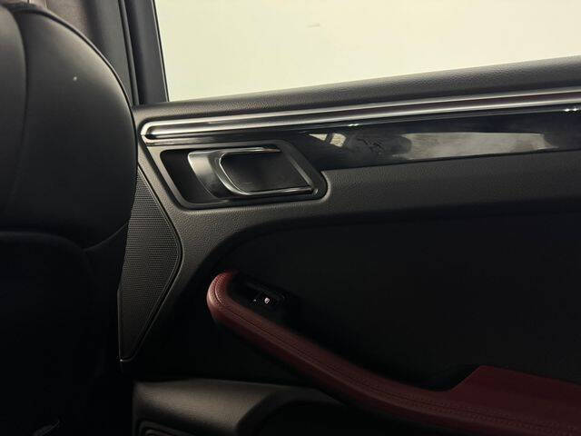 2022 Porsche Macan S