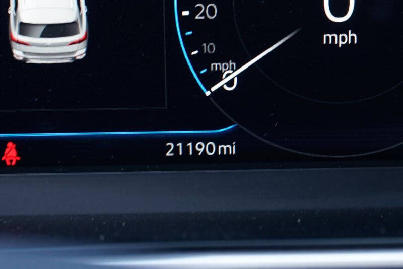 2025 Volkswagen Taos SEL 4Motion