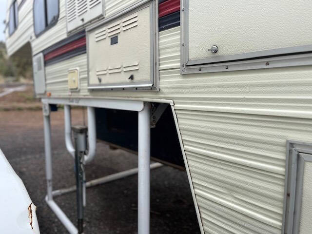 1991 Cascade 10 Ft Truck Camper