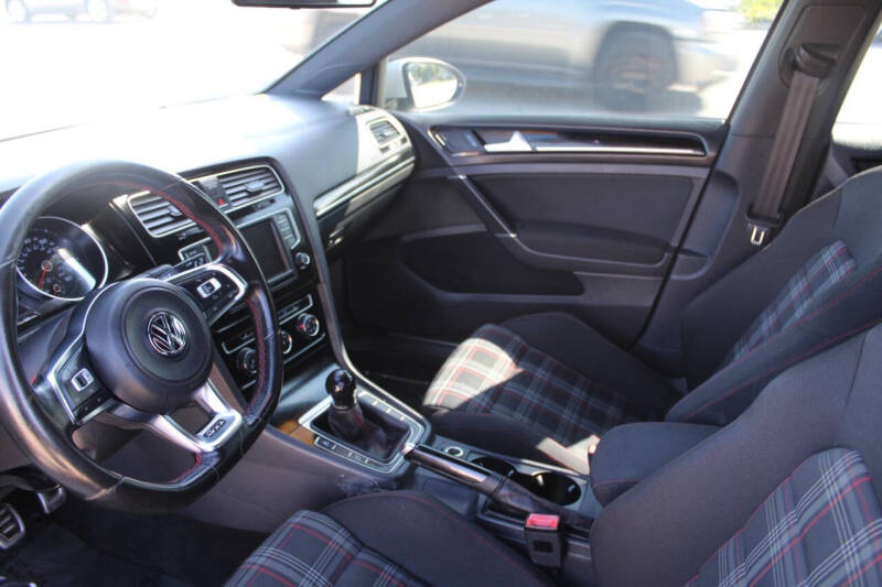 2016 Volkswagen Golf GTI S