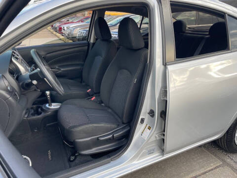 2019 Nissan Versa SV