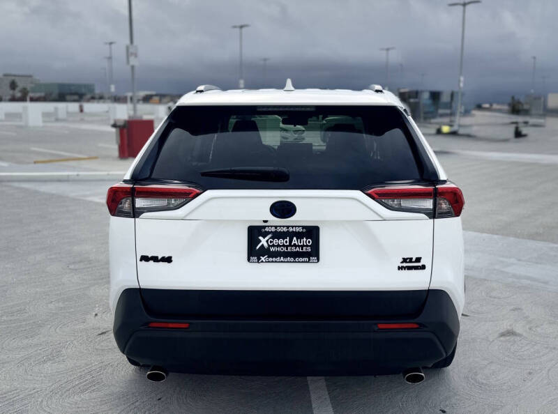 2020 Toyota RAV4 Hybrid XLE