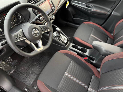 2025 Nissan Versa SR