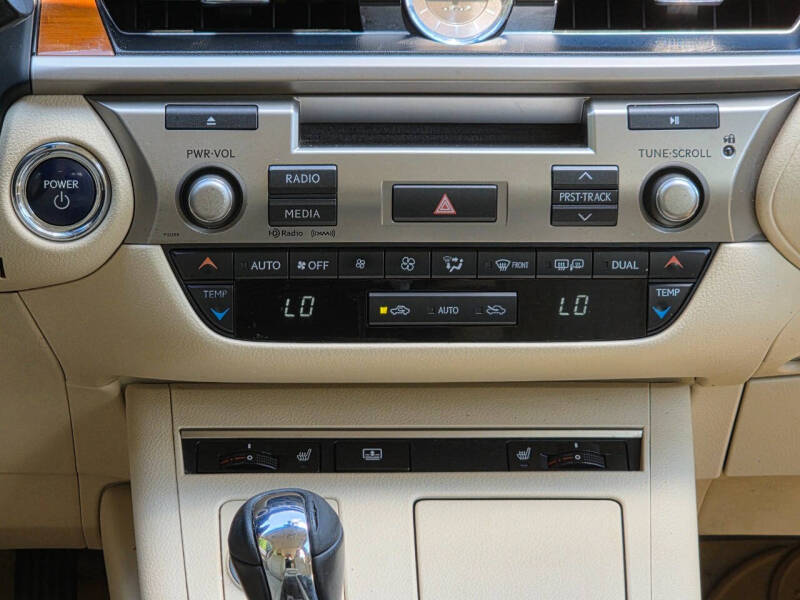 2013 Lexus ES 300h