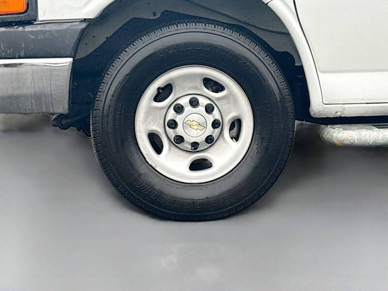 2025 Chevrolet Express 2500