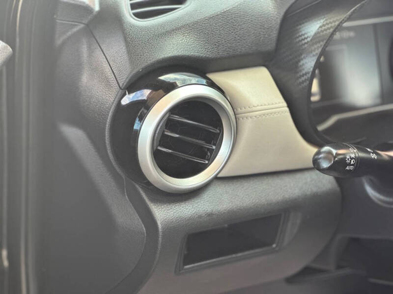 2020 Nissan Versa SV