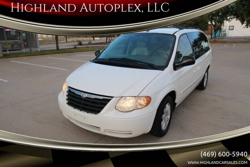 2006 Chrysler Town and Country for sale at Highland Autoplex, LLC in Dallas TX