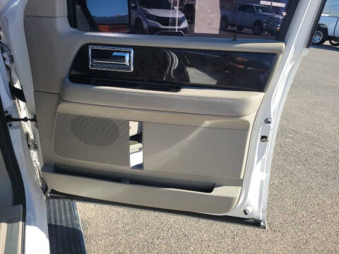 2016 Lincoln Navigator Select