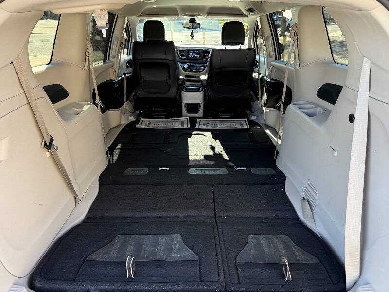 2020 Chrysler Voyager LXi