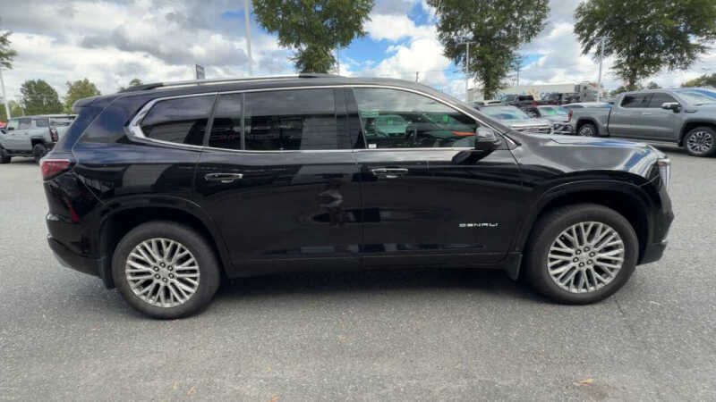 2024 GMC Acadia Denali