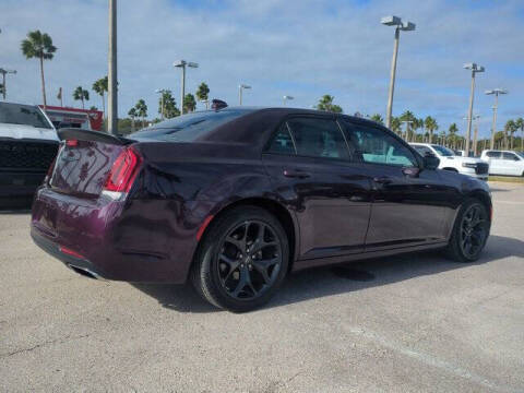 2021 Chrysler 300 Touring